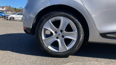 Renault Clio 1.2 16V Dynamique Nav 5dr Petrol Hatchback